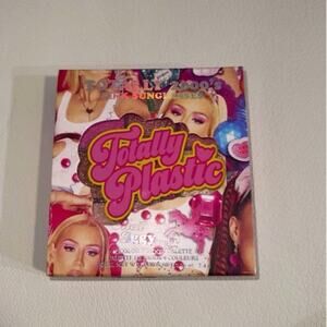 Bh Cosmetics x Iggy Azalea Eyeshadow Palette